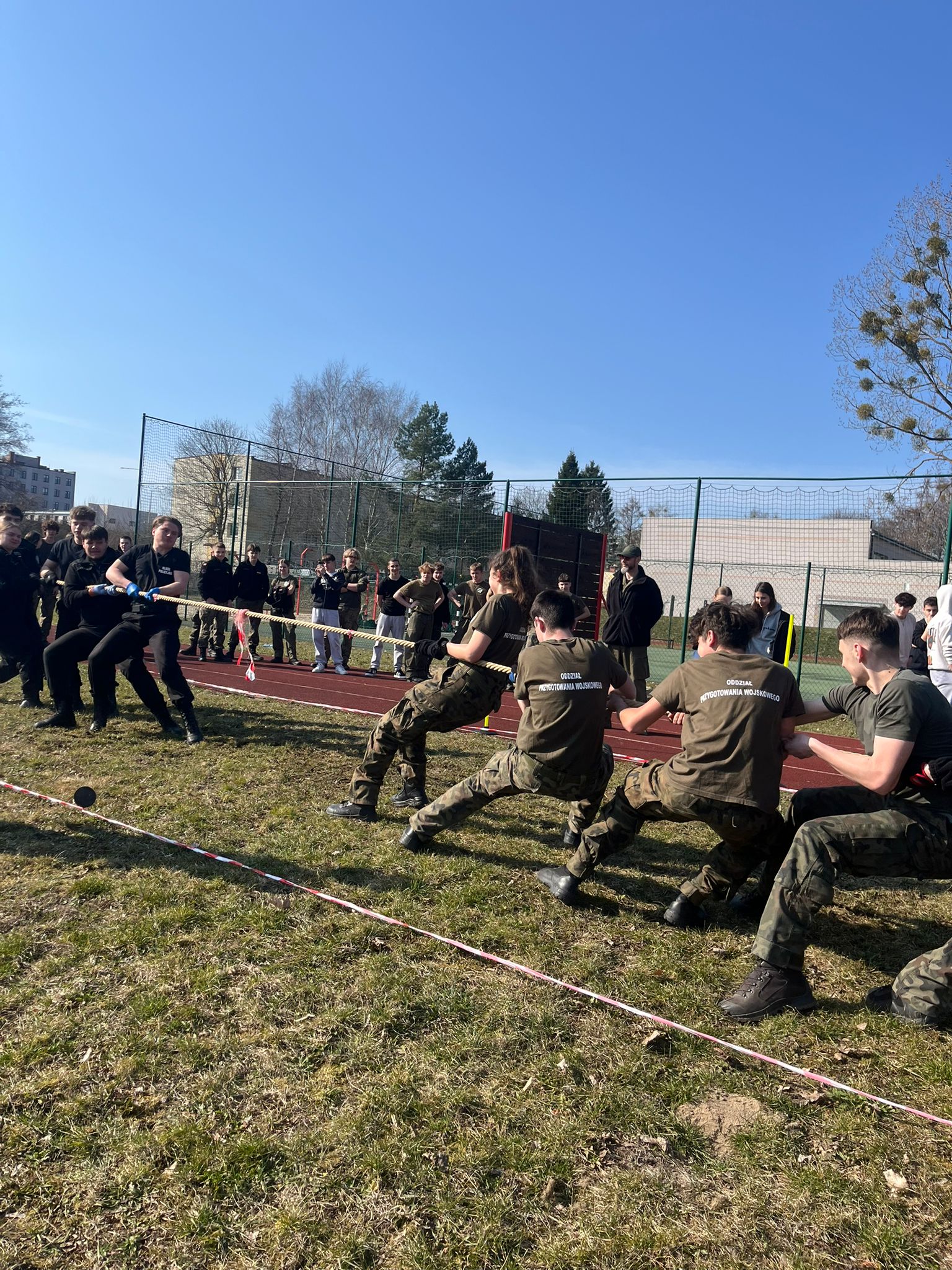 Przeciąganie liny – siła, taktyka i charakter!